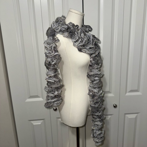 Chic Ruffled Scarf in Gray - Picture 2 of 4